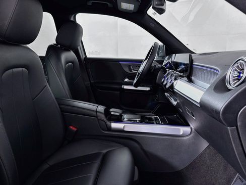 Certified 2023 Mercedes-Benz GLB 250 image 8