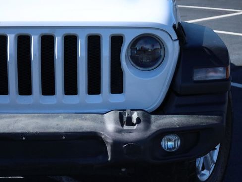 Used 2018 Jeep Wrangler Unlimited Sport S AWD/4WD image 8