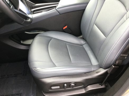 Used 2023 Buick Enclave Essence w/ Experience Buick Package FWD image 15