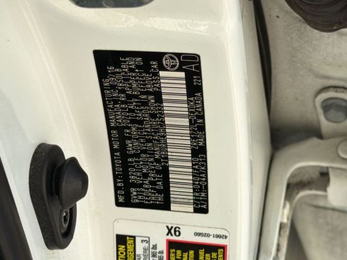 Used 2017 Toyota Corolla L FWD image 21
