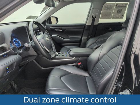 Used 2022 Toyota Highlander XLE AWD/4WD image 5
