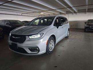 Used 2026 Chrysler Pacifica Select video 1