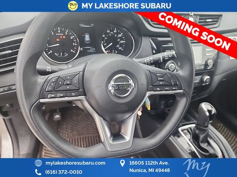 Used 2017 Nissan Rogue S AWD/4WD image 10