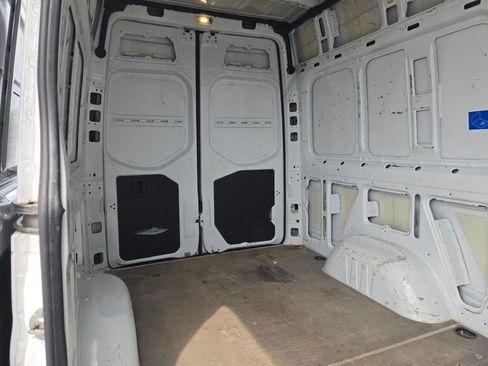 Used 2022 Mercedes-Benz Sprinter 2500 image 6