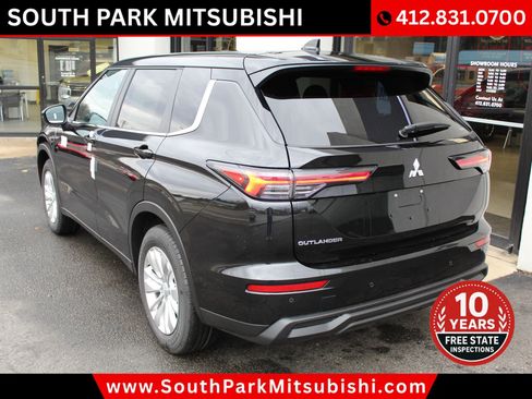 New 2026 Mitsubishi Outlander ES image 7