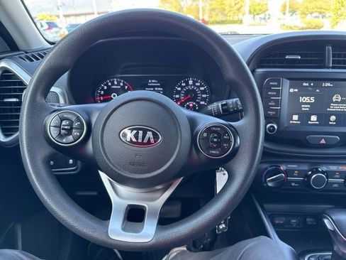 Used 2021 Kia Soul LX image 13