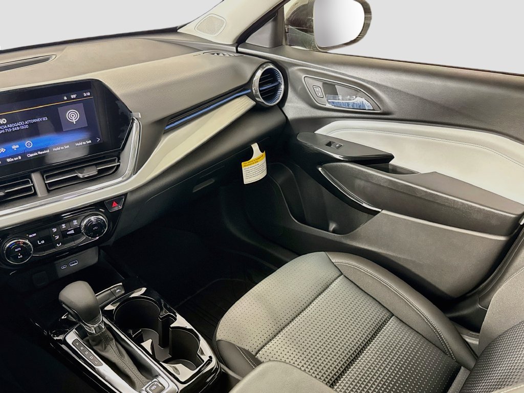 New 2026 Chevrolet Trax LT FWD image 24