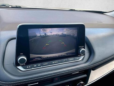 Used 2023 Nissan Rogue SV image 21