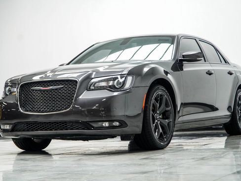 Used 2022 Chrysler 300 S RWD image 8