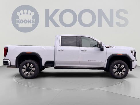 New 2026 GMC Sierra 3500 Denali w/ Denali Reserve Package AWD/4WD image 8
