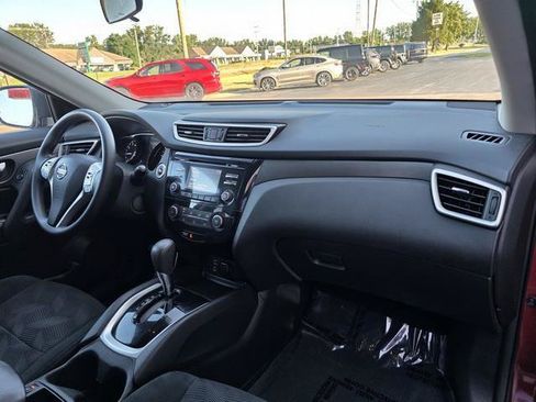 Used 2016 Nissan Rogue SV FWD image 29