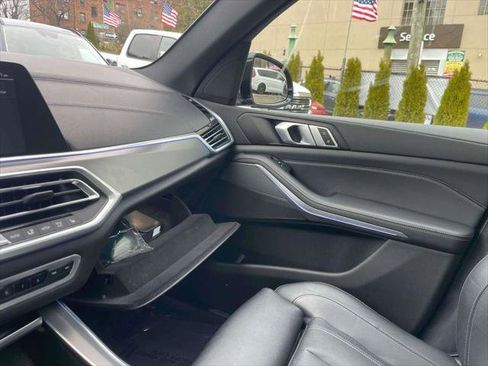 Used 2019 BMW X5 xDrive40i w/ Premium Package 2 image 32