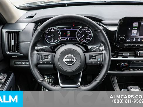 Used 2025 Nissan Pathfinder SL image 24