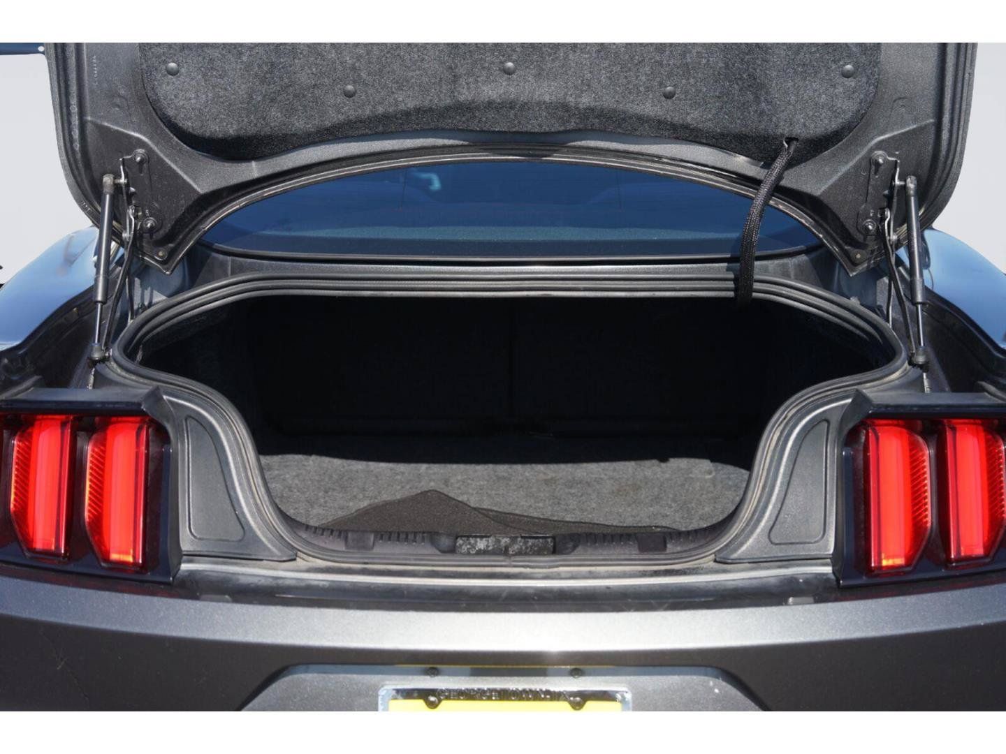 Used 2016 Ford Mustang Coupe w/ Equipment Group 051A RWD image 26