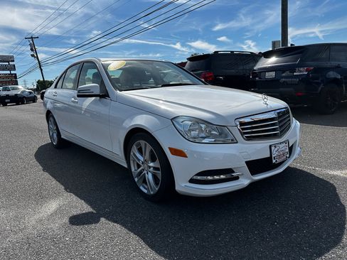 Used 2013 Mercedes-Benz C 300 4MATIC Sedan image 3