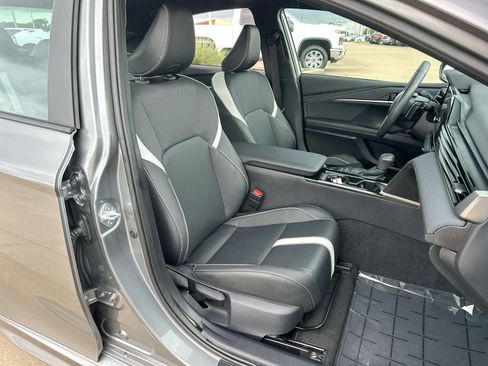 Used 2025 Toyota Camry SE image 23