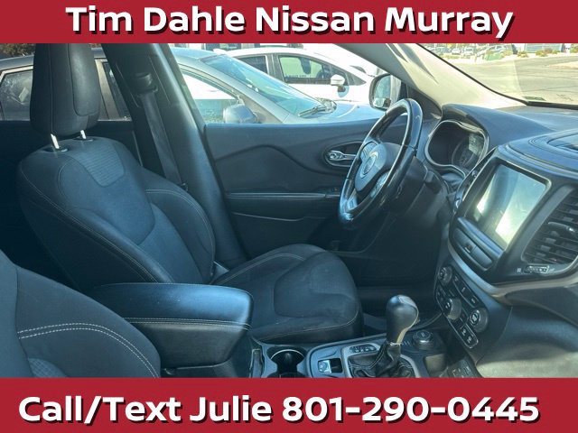 Used 2016 Jeep Cherokee Latitude AWD/4WD image 7
