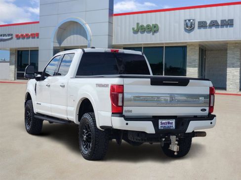 Used 2021 Ford F250 Platinum w/ Tremor Off-Road Package image 4
