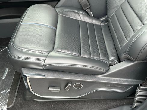 Used 2024 Ford F150 Platinum image 37