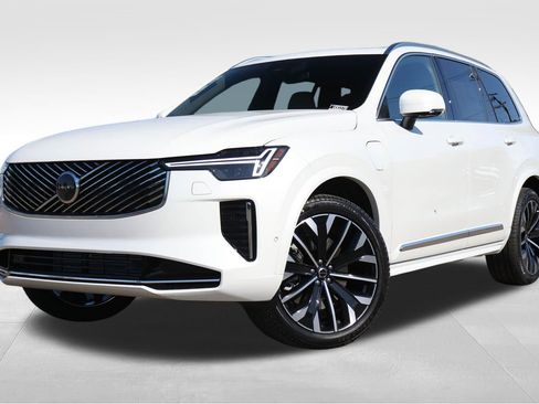 New 2026 Volvo XC90 T8 Plus w/ Protection Package AWD/4WD image 1