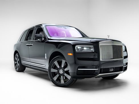 Used 2023 Rolls-Royce Cullinan w/ Cullinan Package AWD/4WD image 24