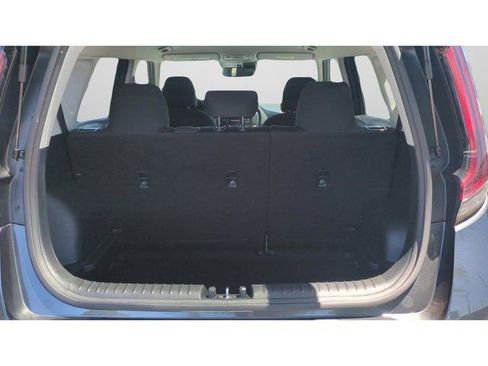 Used 2025 Kia Soul LX image 9