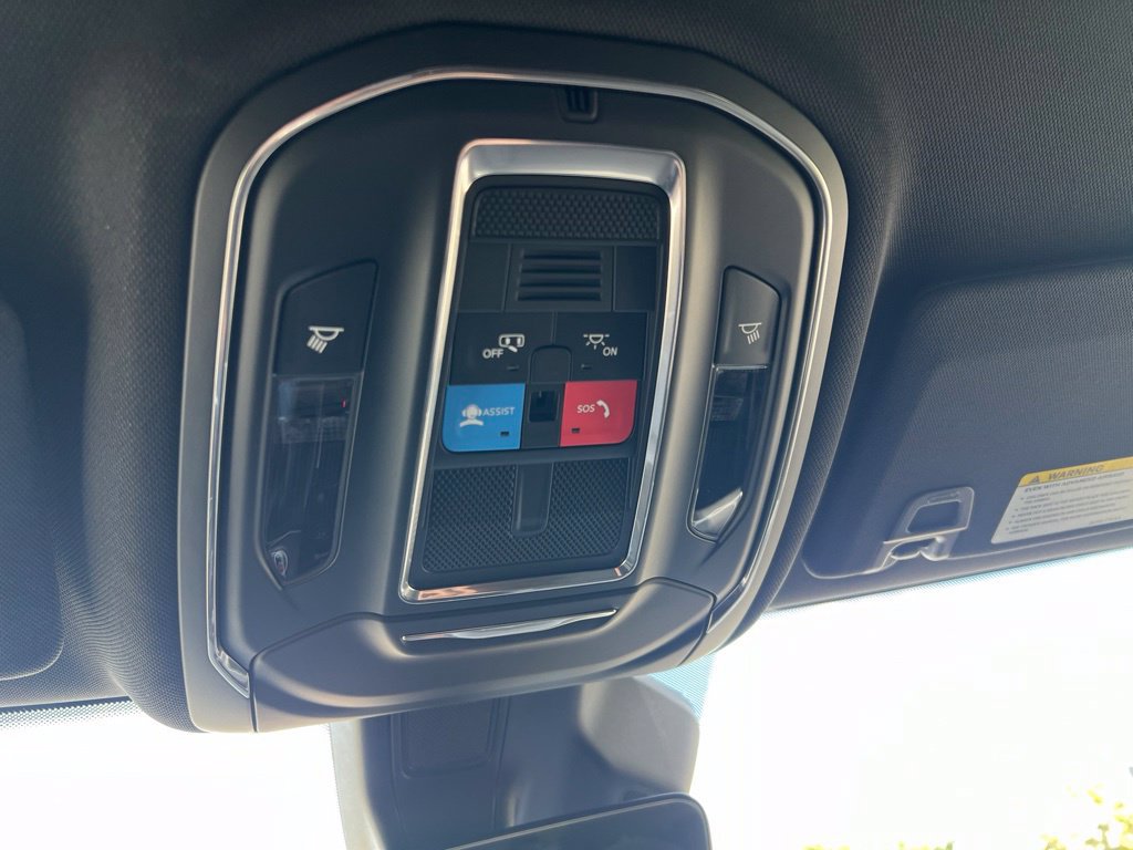 Used 2026 Jeep Grand Cherokee L Laredo RWD image 34