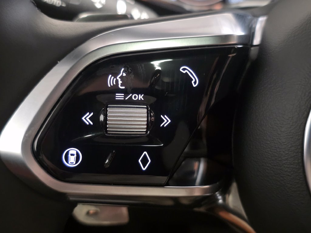 Certified 2025 Jaguar F-PACE R-Dynamic S AWD/4WD image 24