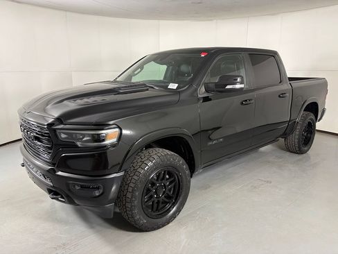 Used 2020 RAM 1500 Limited w/ Black Appearance Package AWD/4WD image 4