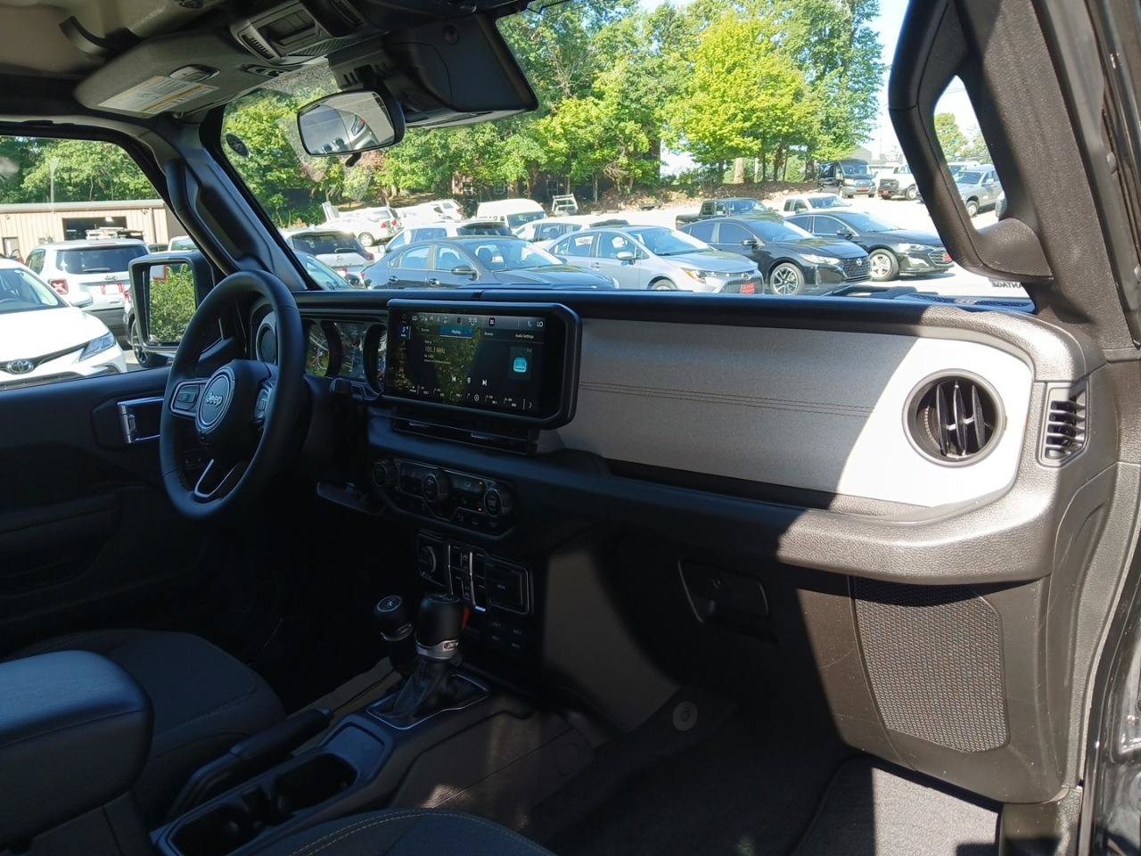 Used 2024 Jeep Wrangler Unlimited Sport AWD/4WD image 15
