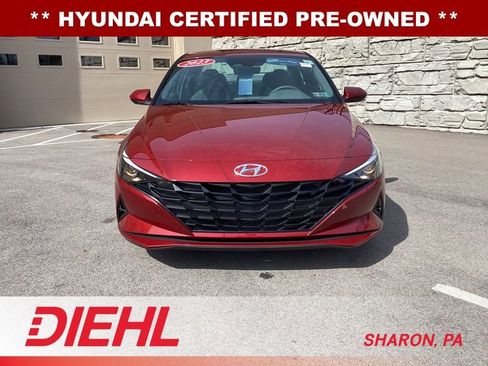 Certified 2023 Hyundai Elantra SE FWD image 2