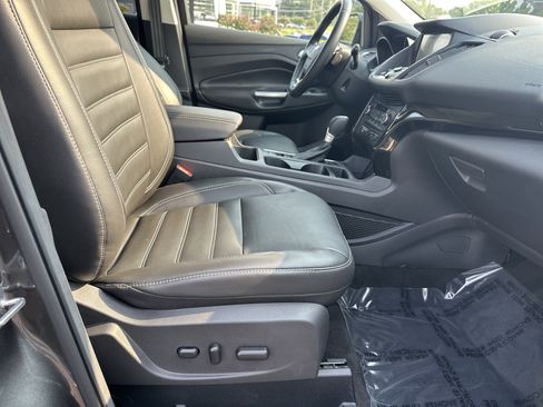 Used 2017 Ford Escape Titanium FWD image 15