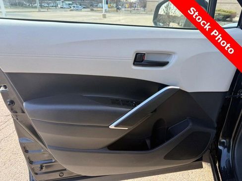 Used 2022 Toyota Corolla Cross LE image 19