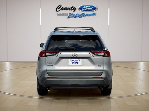 Used 2022 Toyota RAV4 XLE w/ Convenience Package AWD/4WD image 11