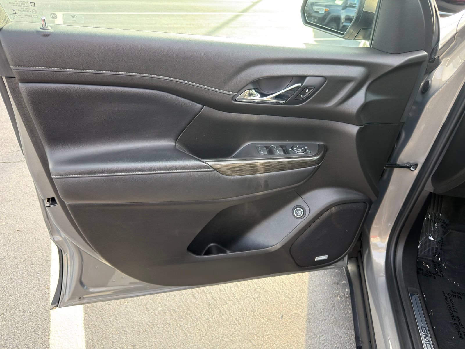Used 2019 GMC Acadia SLT AWD/4WD image 11