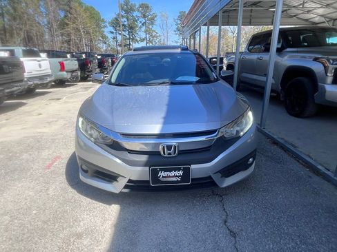 Used 2016 Honda Civic EX-T image 2