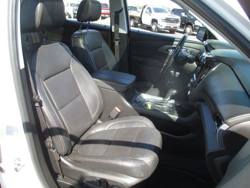 Used 2020 Chevrolet Traverse Premier w/ Redline Edition FWD image 24