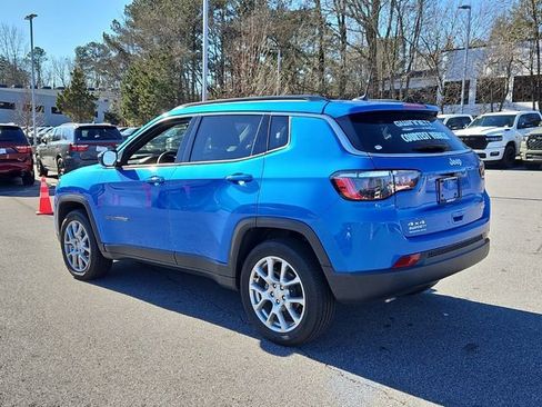 Used 2024 Jeep Compass Latitude w/ Sun and Sound Group image 6