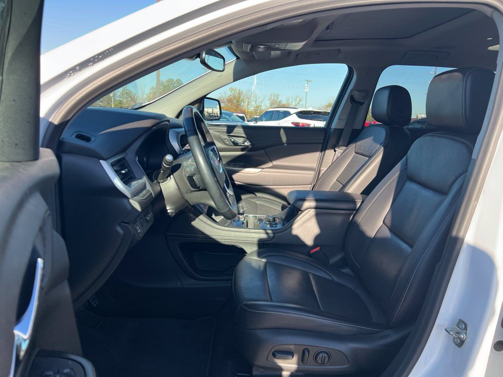 Used 2023 GMC Acadia SLT w/ Technology Package FWD image 8