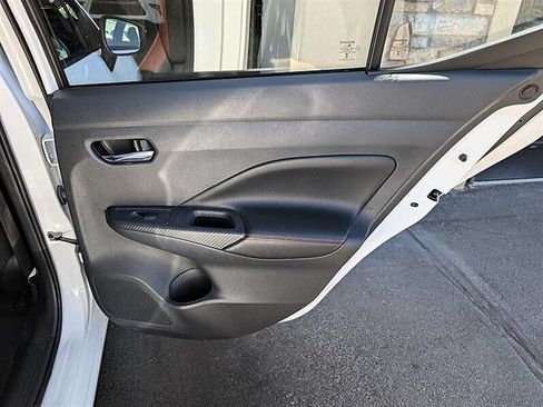 Used 2025 Nissan Versa SR FWD image 28