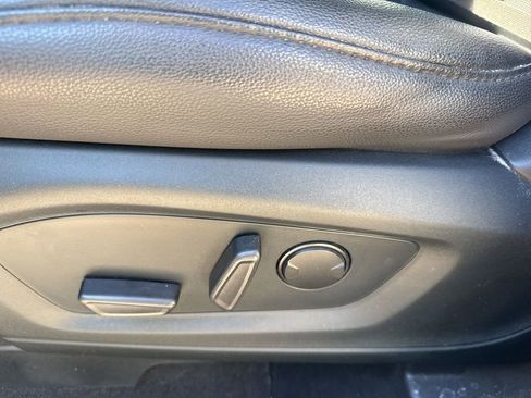 Used 2021 Ford Explorer Limited w/ Equipment Group 301A image 8