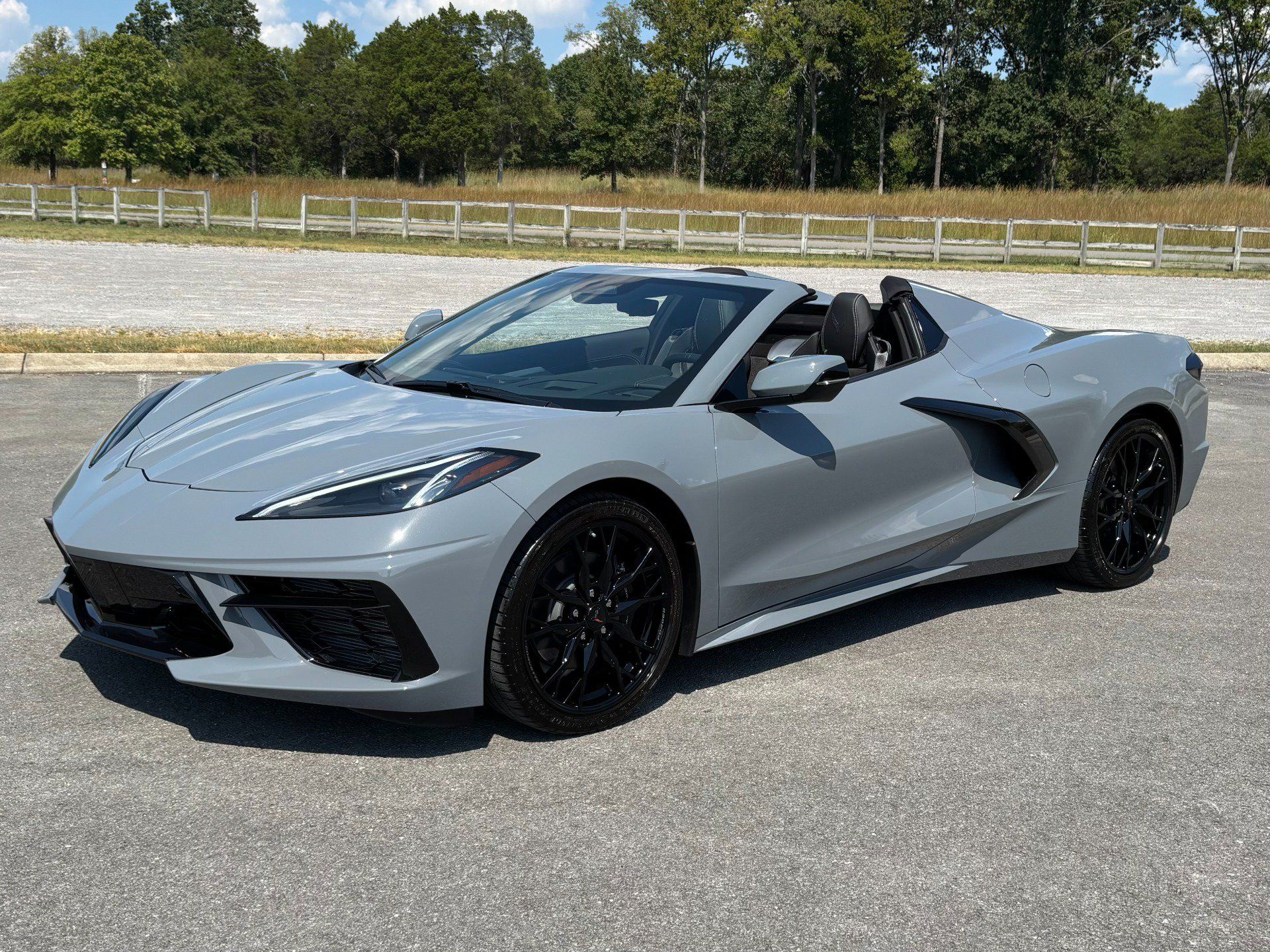 Used 2025 Chevrolet Corvette Stingray Preferred Conv w/ 2LT RWD image 2