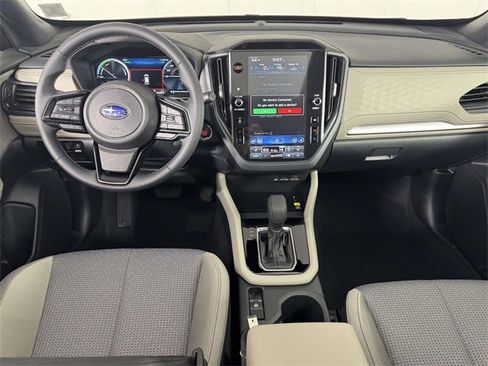 Used 2025 Subaru Forester Premium image 5