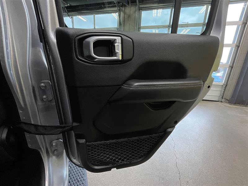 Used 2018 Jeep Wrangler Unlimited Sahara AWD/4WD image 26