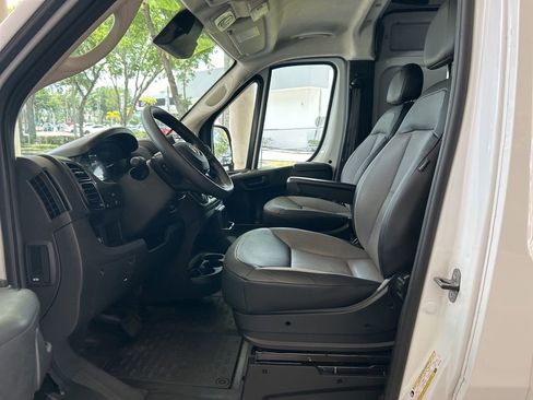 Used 2025 RAM ProMaster 2500 w/ Convenience Group FWD image 5
