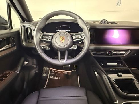 Certified 2025 Porsche Cayenne S image 22