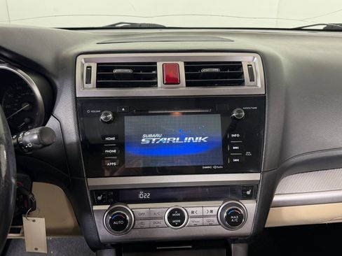Used 2017 Subaru Outback 2.5i Premium image 12