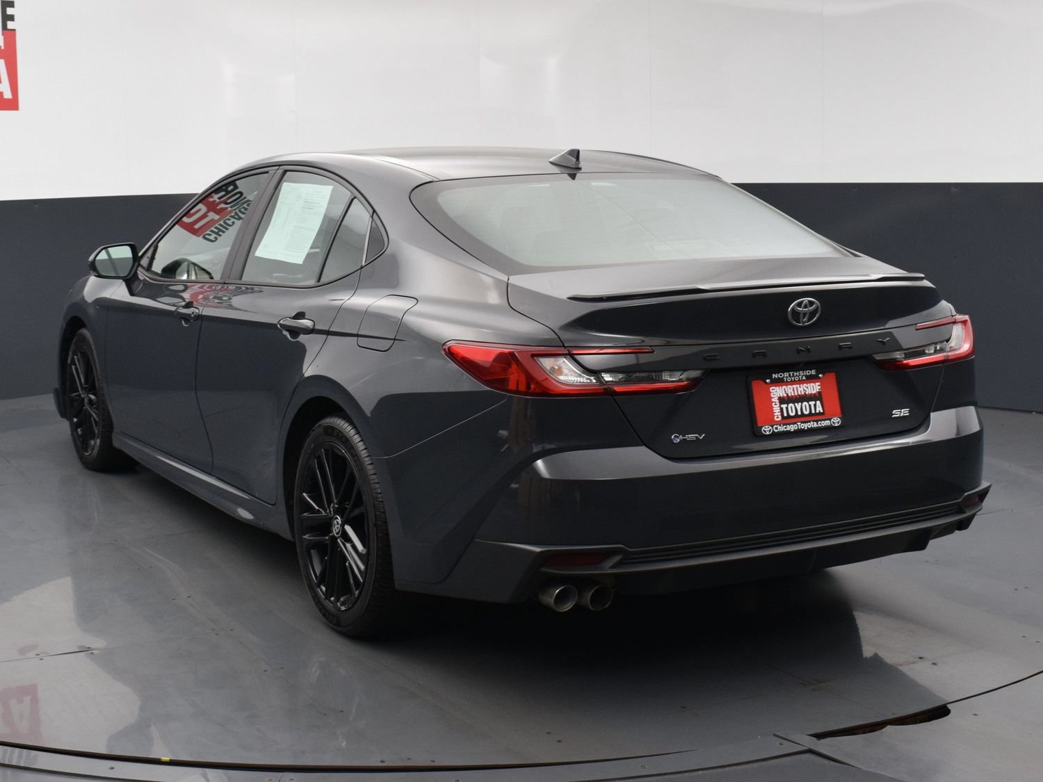 Used 2025 Toyota Camry SE FWD image 3