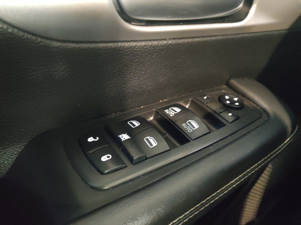 Used 2018 Chrysler Pacifica Touring Plus w/ S Appearance Package FWD image 27