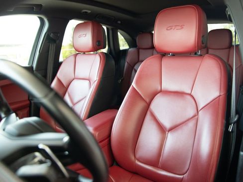 Certified 2023 Porsche Macan GTS AWD/4WD image 5